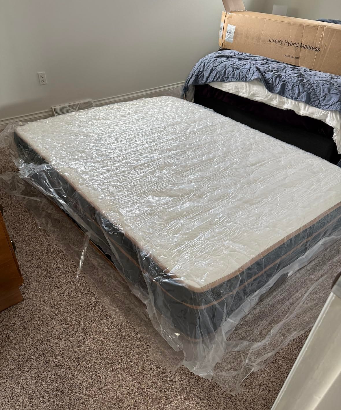 Queen Mattress 12 Inch, Cooling Hybrid Bed in a Box, 7-Zones Individual Pocket Spring, Motion Isolation, Targeted Hip/Shoulder/Lumbar Support, Fiberglass-Free, 365-Night Trial, CertiPUR-US customer photo 1